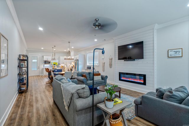 1128 ESSEX, Benton, AR 72019