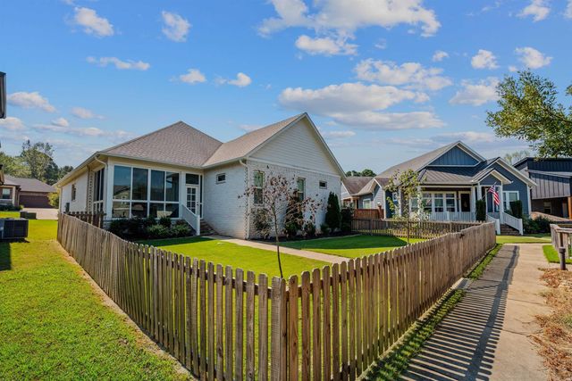1128 ESSEX, Benton, AR 72019