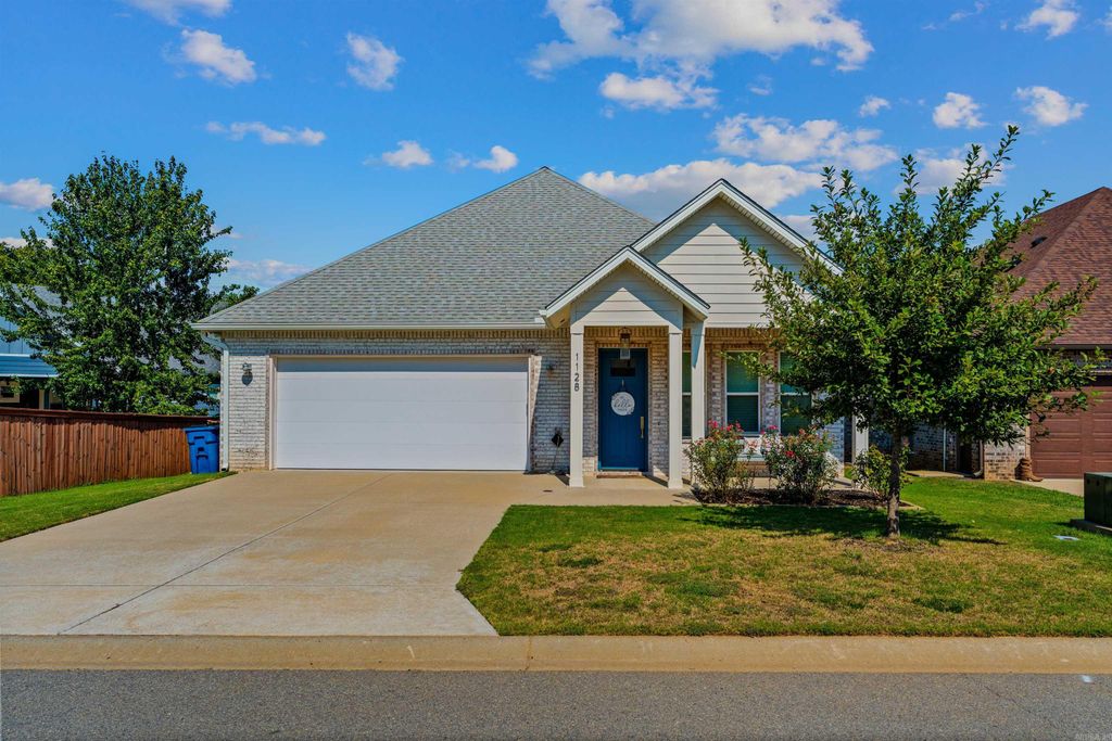1128 ESSEX, Benton, AR 72019