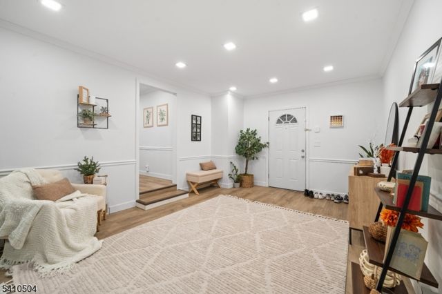 27 Garrabrant Rd, Clifton City, NJ 07013