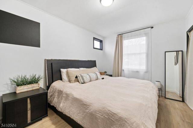 27 Garrabrant Rd, Clifton City, NJ 07013