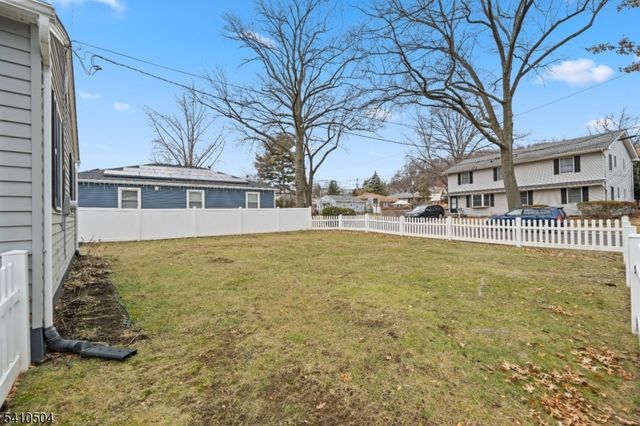 27 Garrabrant Rd, Clifton City, NJ 07013