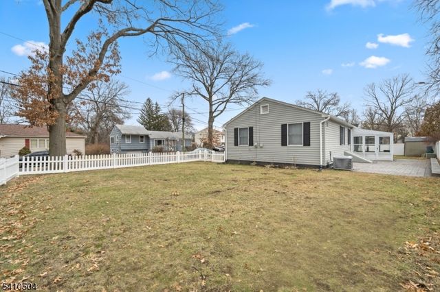 27 Garrabrant Rd, Clifton City, NJ 07013