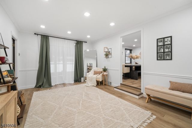 27 Garrabrant Rd, Clifton City, NJ 07013