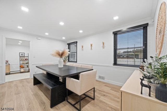 27 Garrabrant Rd, Clifton City, NJ 07013