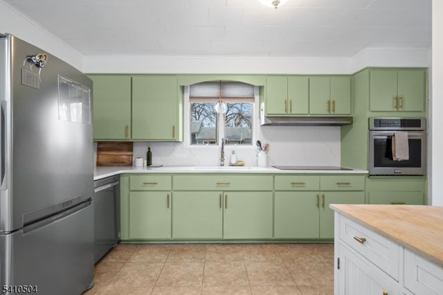 27 Garrabrant Rd, Clifton City, NJ 07013