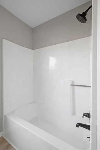 602 Kingston Dr, Clarksville, TN 37042