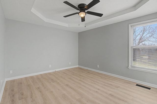 602 Kingston Dr, Clarksville, TN 37042