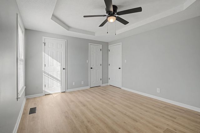 602 Kingston Dr, Clarksville, TN 37042