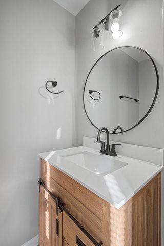 602 Kingston Dr, Clarksville, TN 37042