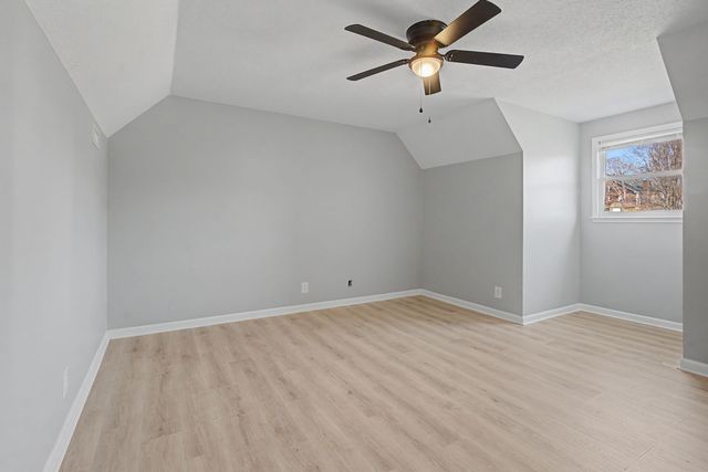 602 Kingston Dr, Clarksville, TN 37042