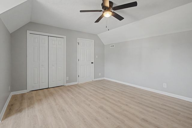 602 Kingston Dr, Clarksville, TN 37042