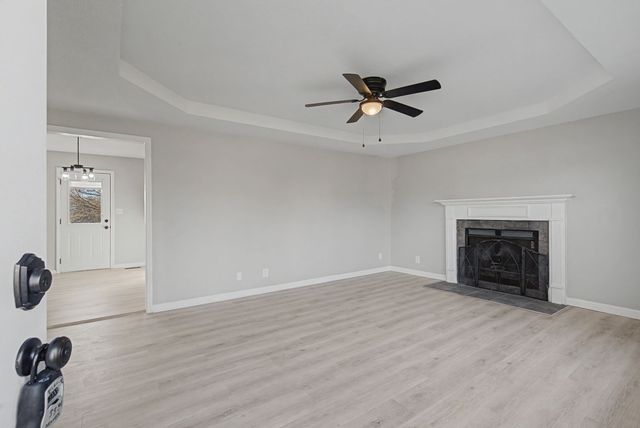 602 Kingston Dr, Clarksville, TN 37042