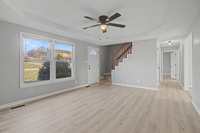 602 Kingston Dr, Clarksville, TN 37042