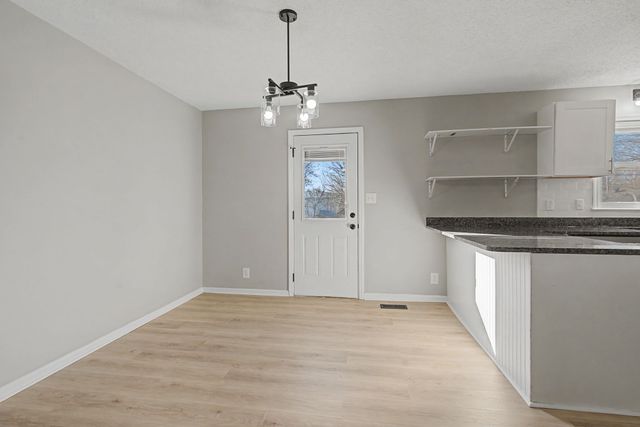 602 Kingston Dr, Clarksville, TN 37042