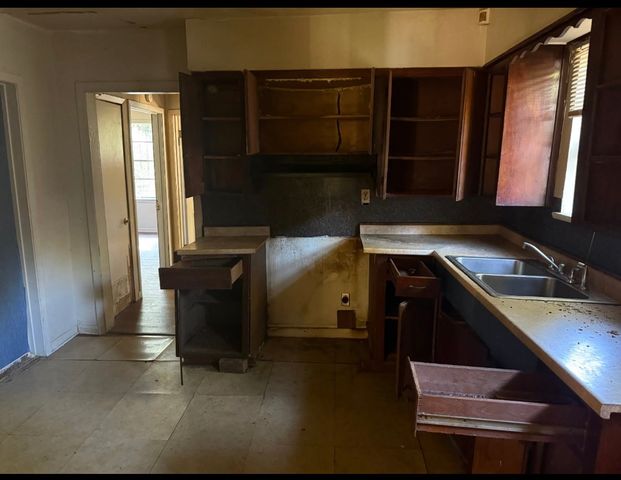 2751 Looney Street, Shreveport, LA 71103