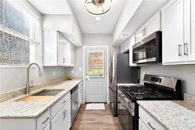 920 Wilton Way, Crafton Heights, PA 15220