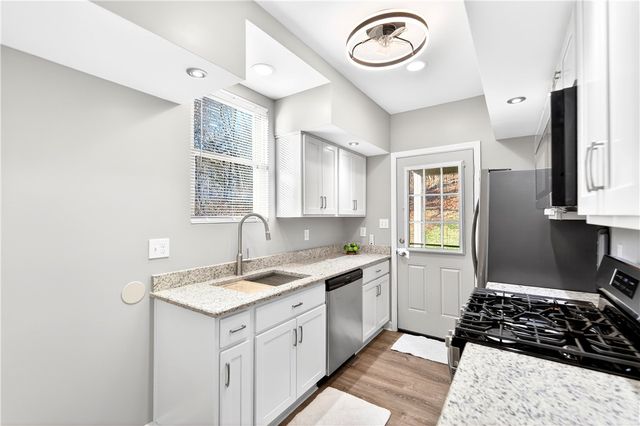 920 Wilton Way, Crafton Heights, PA 15220