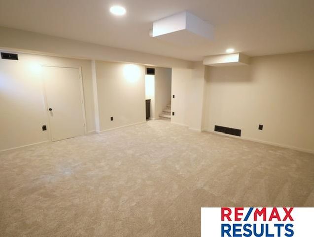 3018 N 155 Avenue, Omaha, NE 68116