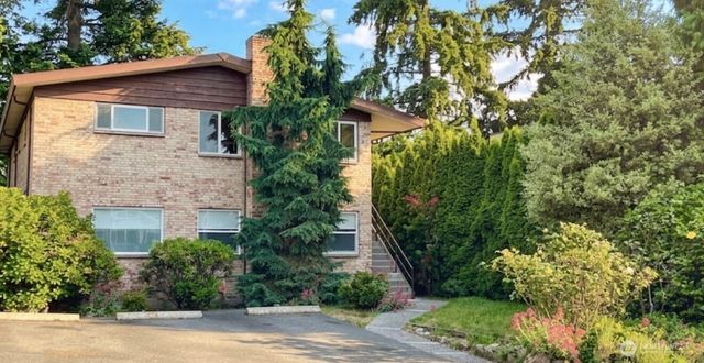 6746 24th Avenue NW, Seattle, WA 98117
