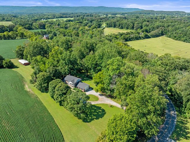 109 Carter Farris Ln, Winchester, TN 37398