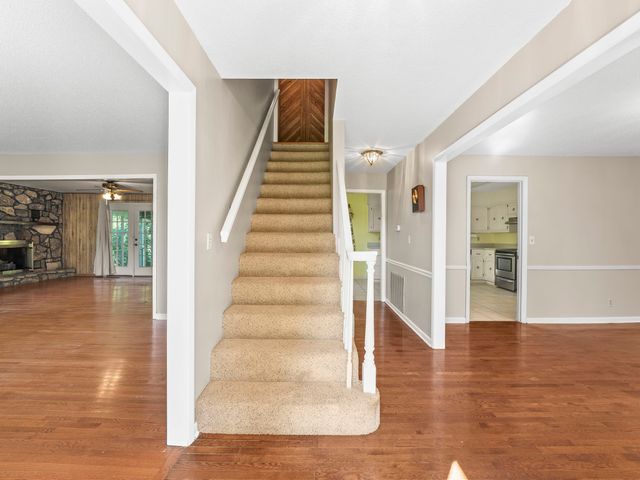 109 Carter Farris Ln, Winchester, TN 37398