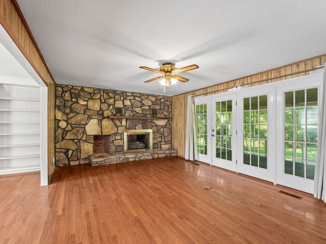 109 Carter Farris Ln, Winchester, TN 37398
