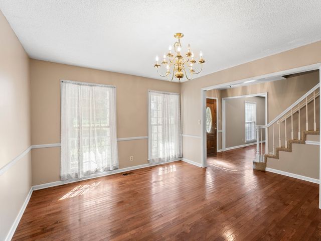 109 Carter Farris Ln, Winchester, TN 37398