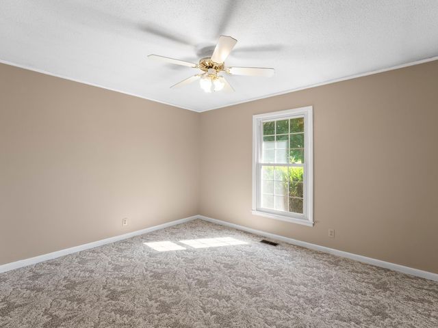 109 Carter Farris Ln, Winchester, TN 37398