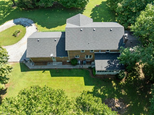 109 Carter Farris Ln, Winchester, TN 37398