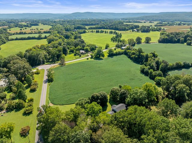 109 Carter Farris Ln, Winchester, TN 37398