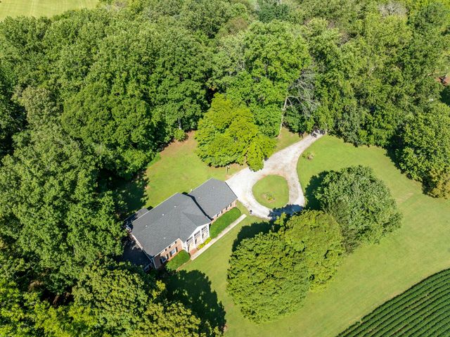 109 Carter Farris Ln, Winchester, TN 37398