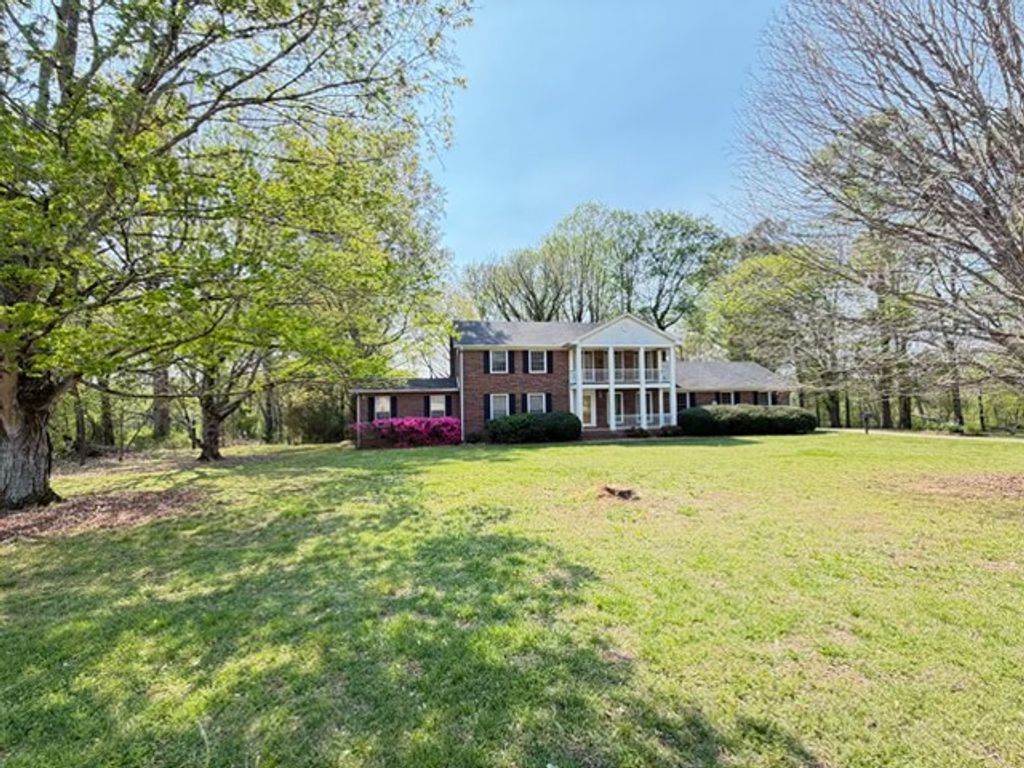 109 Carter Farris Ln, Winchester, TN 37398