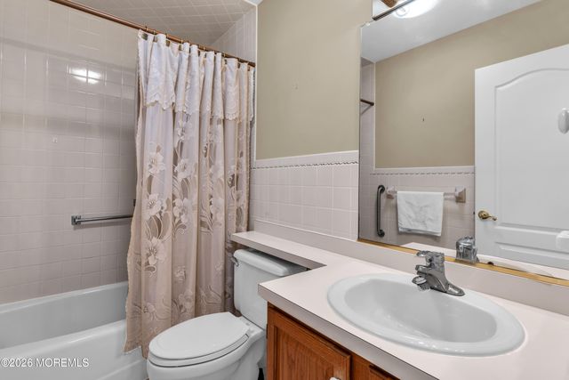 32 Prado Court, Toms River, NJ 08757