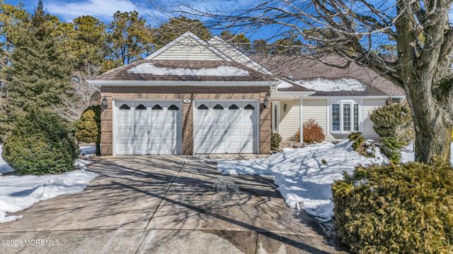 32 Prado Court, Toms River, NJ 08757