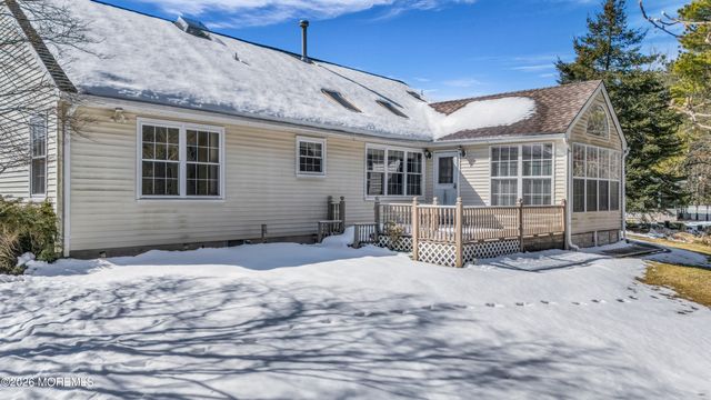 32 Prado Court, Toms River, NJ 08757