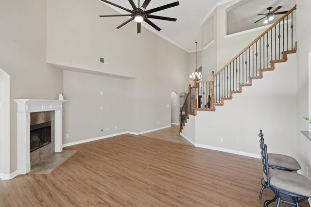 328 Tioga Street, Burleson, TX 76028