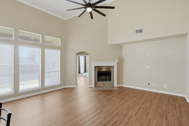 328 Tioga Street, Burleson, TX 76028