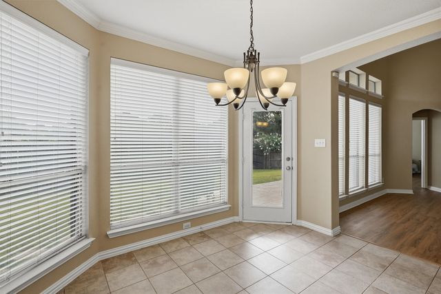 328 Tioga Street, Burleson, TX 76028