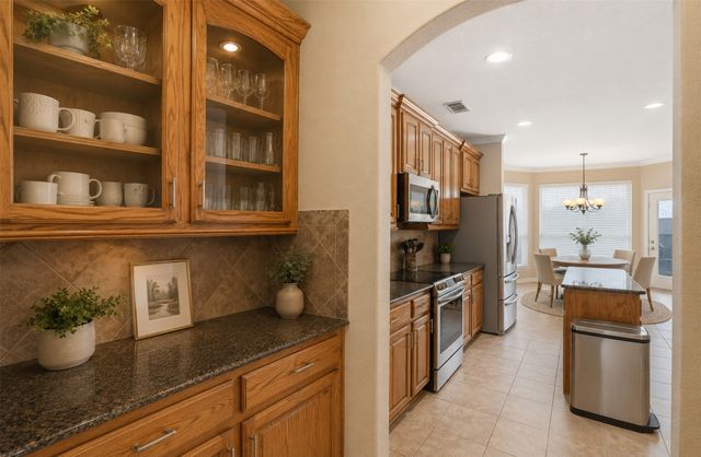 328 Tioga Street, Burleson, TX 76028