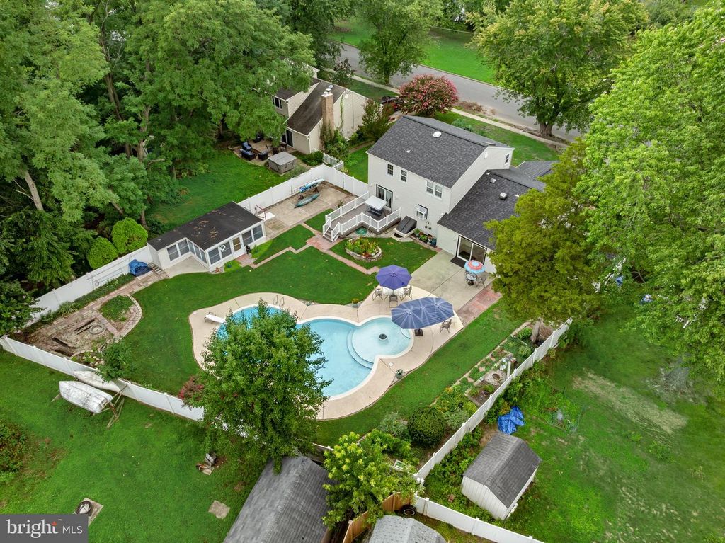 52 SUNSET DR, MOUNT HOLLY, NJ 08060 — exterior