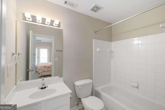 1035 Barnett Shoals Road 626, Athens, GA 30605