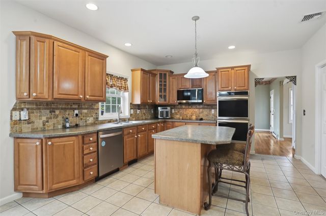 15 Ferrante Drive, Montgomery, NY 12549