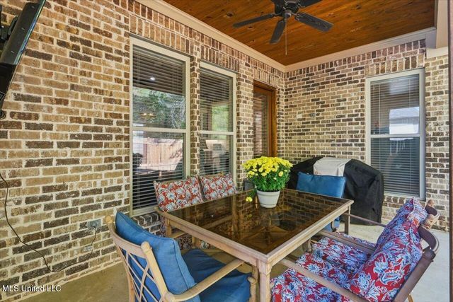 342 Royal Pond Circle, Flowood, MS 39232