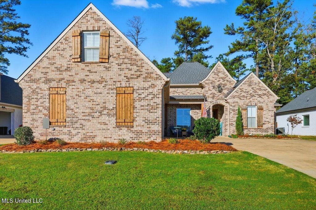 342 Royal Pond Circle, Flowood, MS 39232