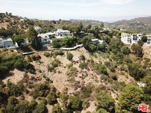 2072 N Lewis Terrace, Los Angeles, CA 90046