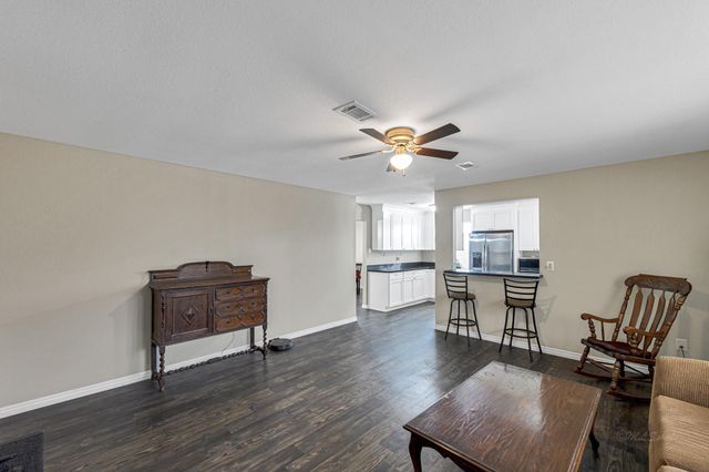 1181 Schmidt Road, Sealy, TX 77474