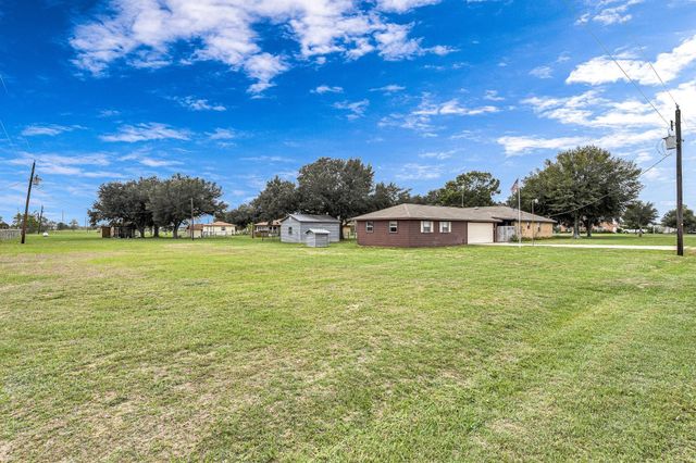 1181 Schmidt Road, Sealy, TX 77474