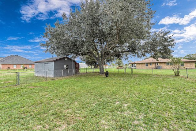 1181 Schmidt Road, Sealy, TX 77474