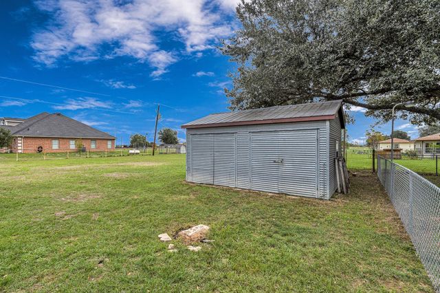 1181 Schmidt Road, Sealy, TX 77474